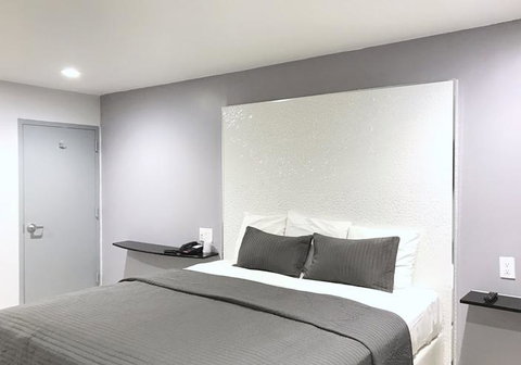 Ramsey Inn & Suites - Bet 4u 5