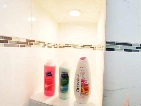 10 Minute Train To Downtown Manhattan New York City / 12 Minute Uber To Newark Airport - Bridge Guide 2