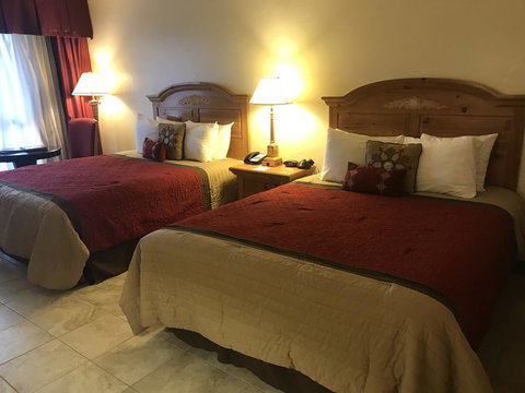 Ramada By Wyndham Las Cruces Hotel & Conference Center - Bet 4u 11