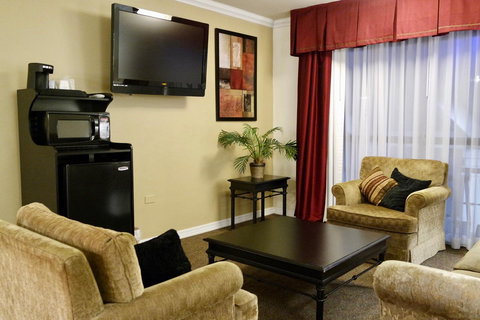 Ramada By Wyndham Las Cruces Hotel & Conference Center - Bet 4u 41