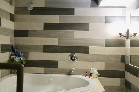 Ramada By Wyndham Las Cruces Hotel & Conference Center - Bet 4u 26