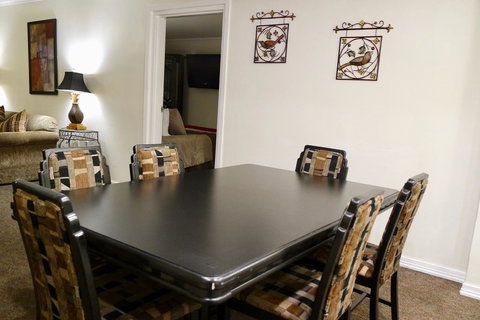 Ramada By Wyndham Las Cruces Hotel & Conference Center - Bet 4u 44