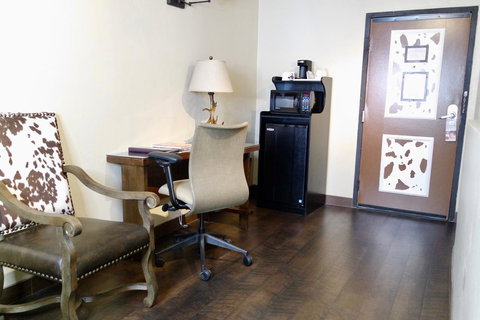 Ramada By Wyndham Las Cruces Hotel & Conference Center - Bet 4u 32