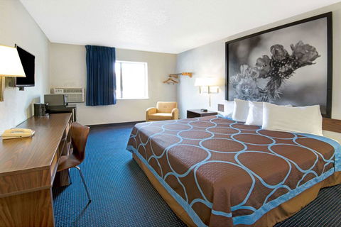 Super 8 By Wyndham Las Cruces/La Posada Lane - Bet 4u 10