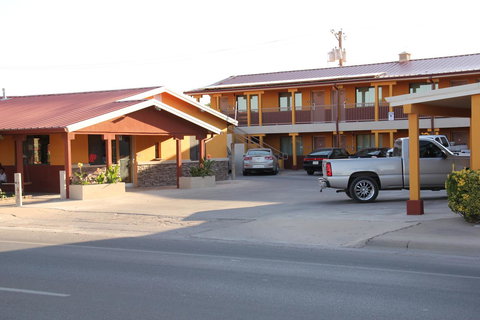 Budget Inn Artesia - Bet 4u 10