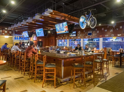 Holiday Inn Niagara Falls-Scenic Downtown - Click Find 17