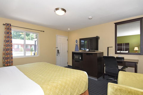 Ardsley Acres Hotel Court - Click Find 8