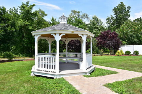 Ardsley Acres Hotel Court - Click Find 11