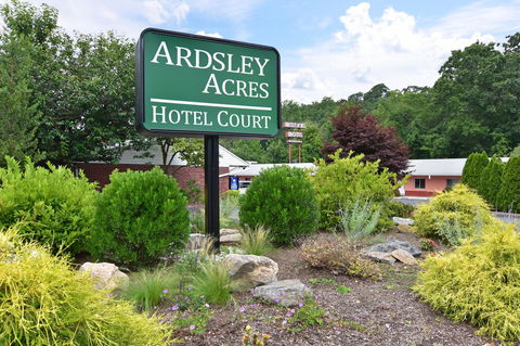 Ardsley Acres Hotel Court - Click Find 0