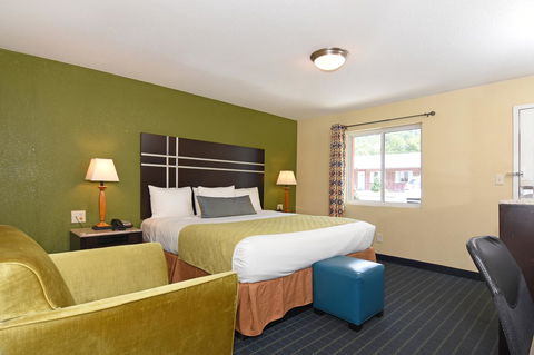Ardsley Acres Hotel Court - Click Find 9