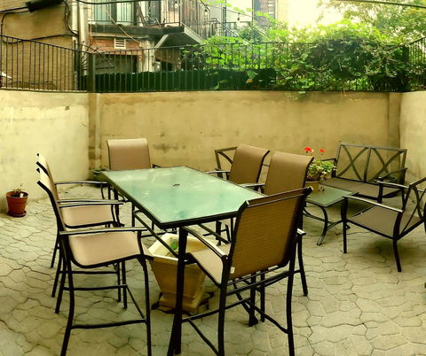 Historic Brownstone Apartment - Click Find 13
