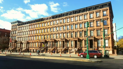 Historic Brownstone Apartment - Click Find 12