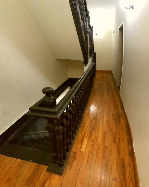 Historic Brownstone Apartment - Click Find 15
