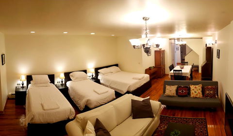 Historic Brownstone Apartment - Click Find 0