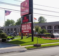 Econo Lodge at the Falls North