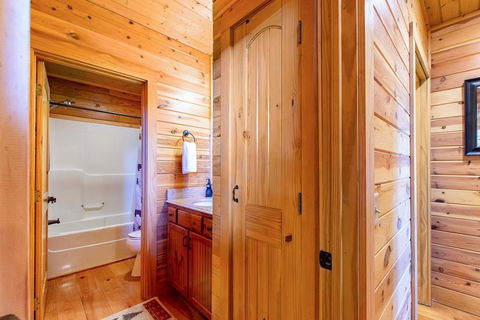 Stairway To Heaven Cabin - Click Find 15