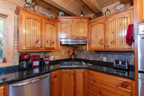 Stairway To Heaven Cabin - Click Find 24