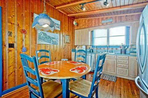 Sailor's Rest Cabin - Click Find 16