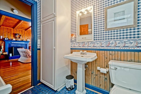 Sailor's Rest Cabin - Click Find 17