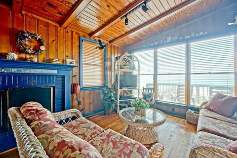 Sailor's Rest Cabin - Click Find 5