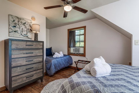 Glade Mountain Top Retreat Cabin - Click Find 5