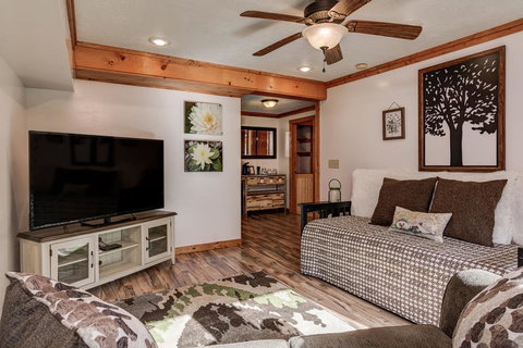 Glade Mountain Top Retreat Cabin - Click Find 19