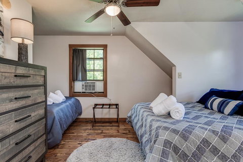 Glade Mountain Top Retreat Cabin - Click Find 22