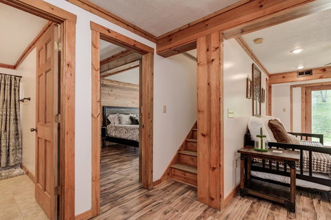 Glade Mountain Top Retreat Cabin - Click Find 10