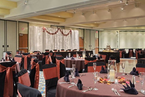 Radisson Hotel At The University Of Toledo - Bet 4u 12