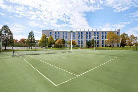 Radisson Hotel At The University Of Toledo - Bet 4u 22