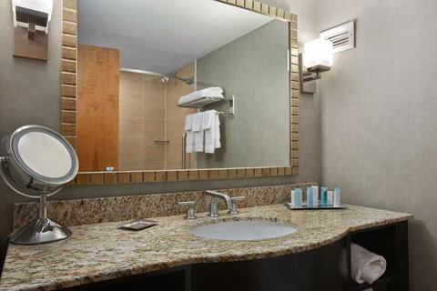 Radisson Hotel At The University Of Toledo - Bet 4u 5