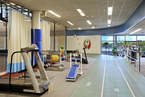 Radisson Hotel At The University Of Toledo - Bet 4u 7