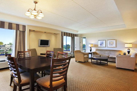 Radisson Hotel At The University Of Toledo - Bet 4u 4