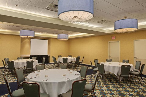 Radisson Hotel At The University Of Toledo - Bet 4u 15