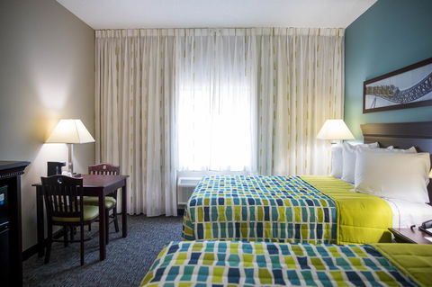 Cedar Point's Express Hotel - Bridge Guide 16