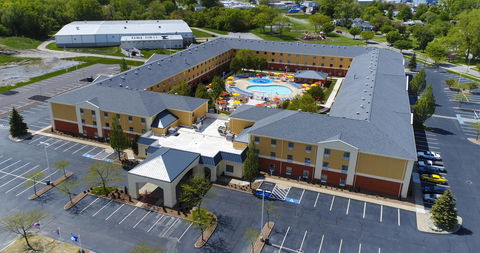 Cedar Point's Express Hotel - Bridge Guide 1