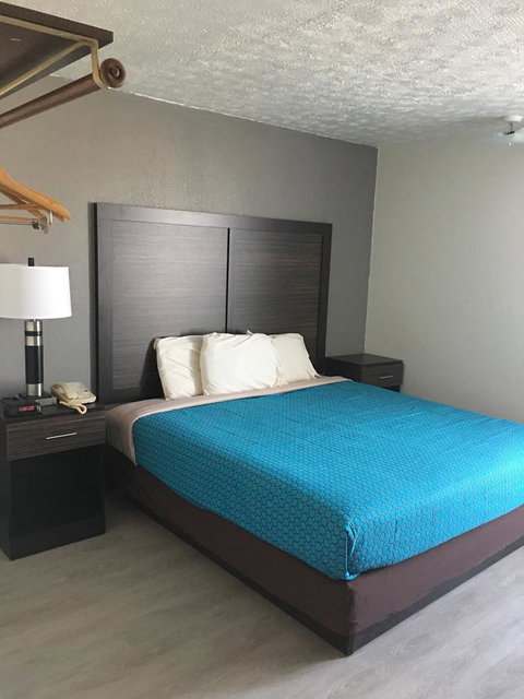 Knights Inn Gallipolis - Click Find 0