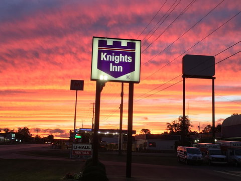 Knights Inn Gallipolis - Click Find 14