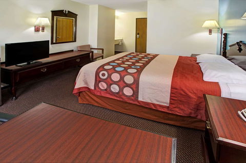 Super 8 By Wyndham Heath/Newark - Click Find 9