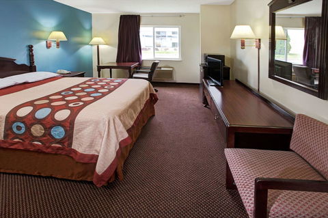 Super 8 By Wyndham Heath/Newark - Click Find 13