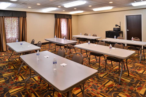 Hampton Inn Steubenville - Bet 4u 10