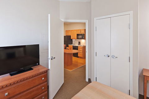Candlewood Suites Oklahoma City-Moore - Click Find 2