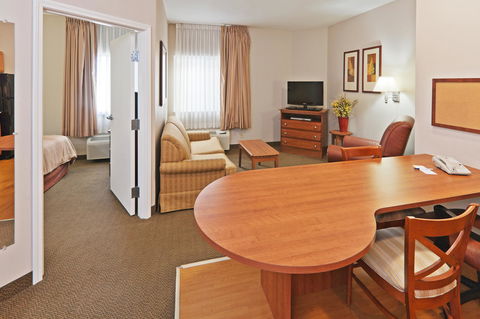 Candlewood Suites Oklahoma City-Moore - Click Find 34