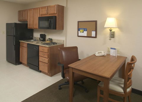 Candlewood Suites Oklahoma City-Moore - Click Find 29