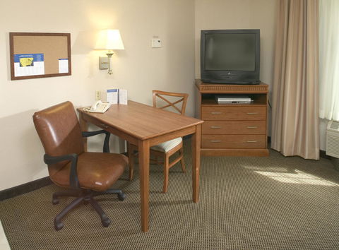Candlewood Suites Oklahoma City-Moore - Click Find 21