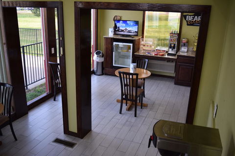 Travelodge By Wyndham Norman - Bridge Guide 34