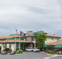 Rogue Regency Inn  Suites