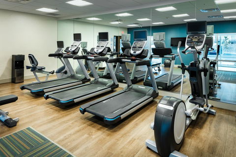 Holiday Inn Express & Suites - Medford - Click Find 9