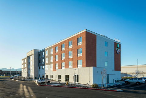 Holiday Inn Express & Suites - Medford - Click Find 35