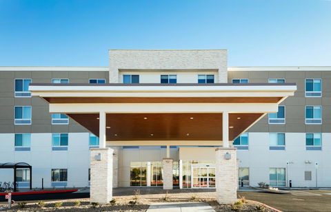 Holiday Inn Express & Suites - Medford - Click Find 36